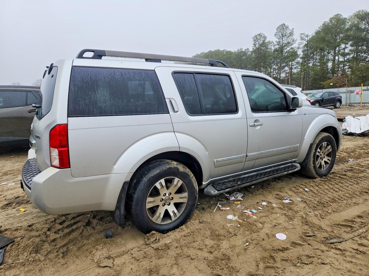 2011 Nissan Pathfinder s