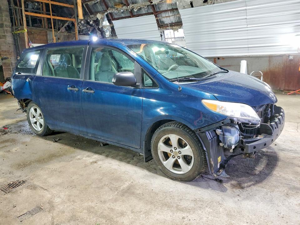 2012 Toyota Sienna Base 7-passenger