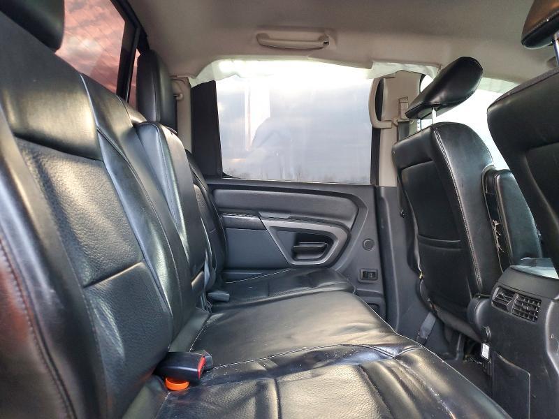 2015 Nissan Titan SL