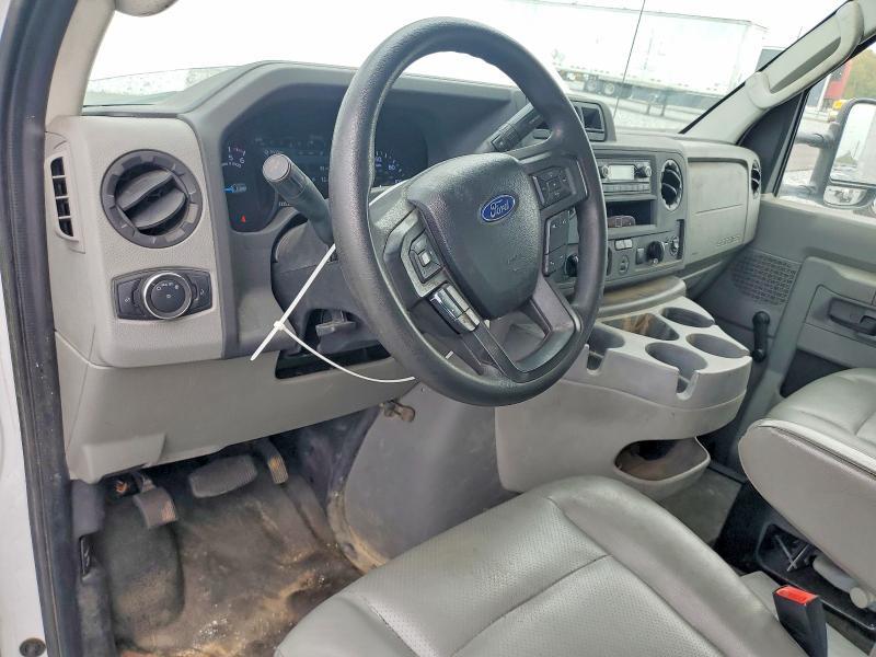 2021 Ford Econoline E350 Super Duty Cutaway van