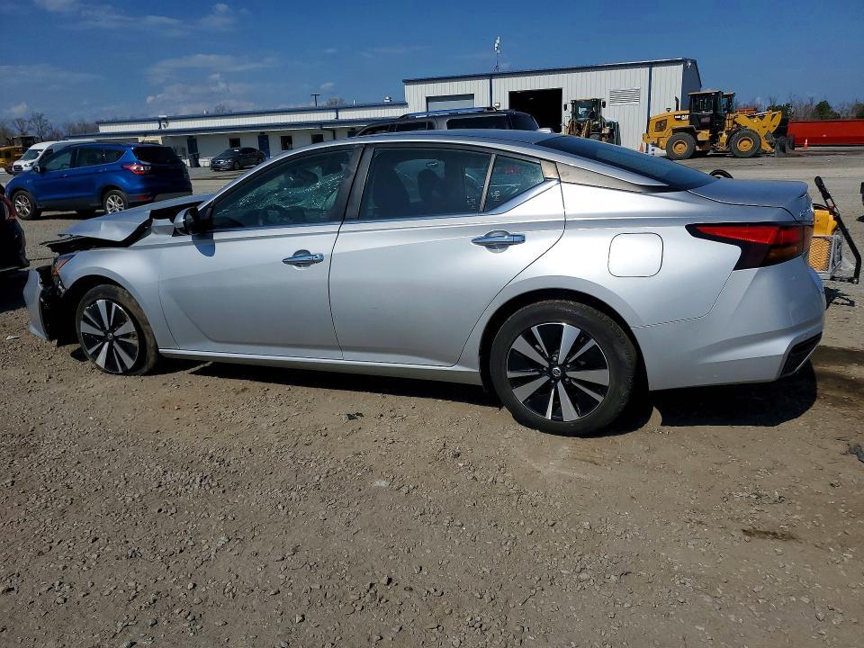 2022 Nissan Altima sv