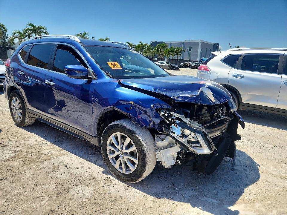 2020 Nissan Rogue sv