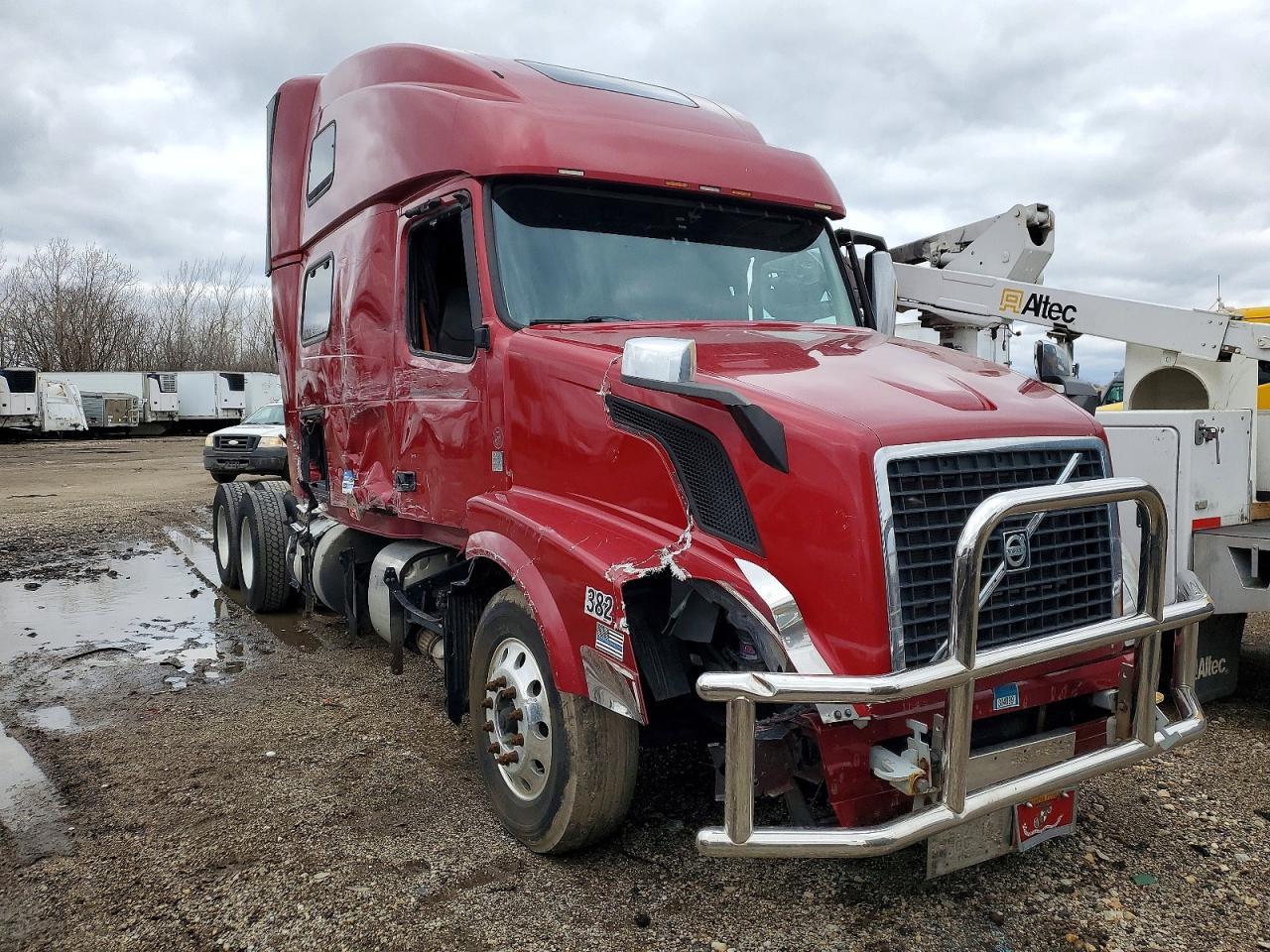 2013 Volv O VNL Semi Truck