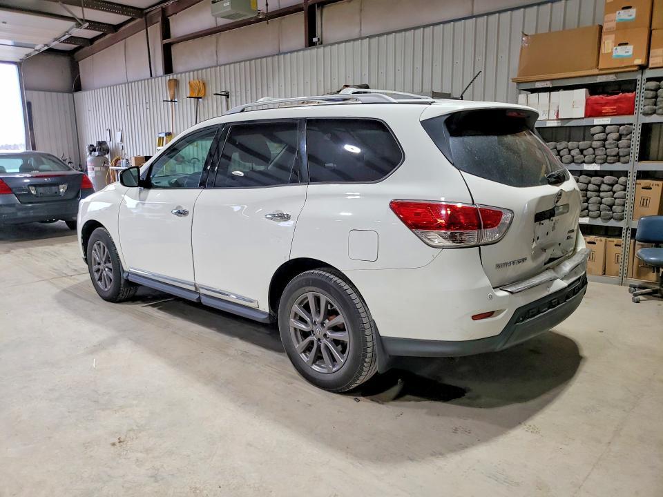 2015 Nissan Pathfinder s