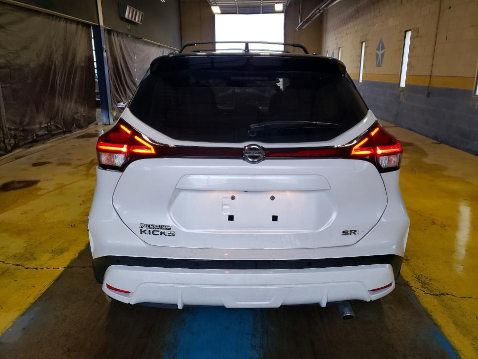 2021 Nissan Kicks sr