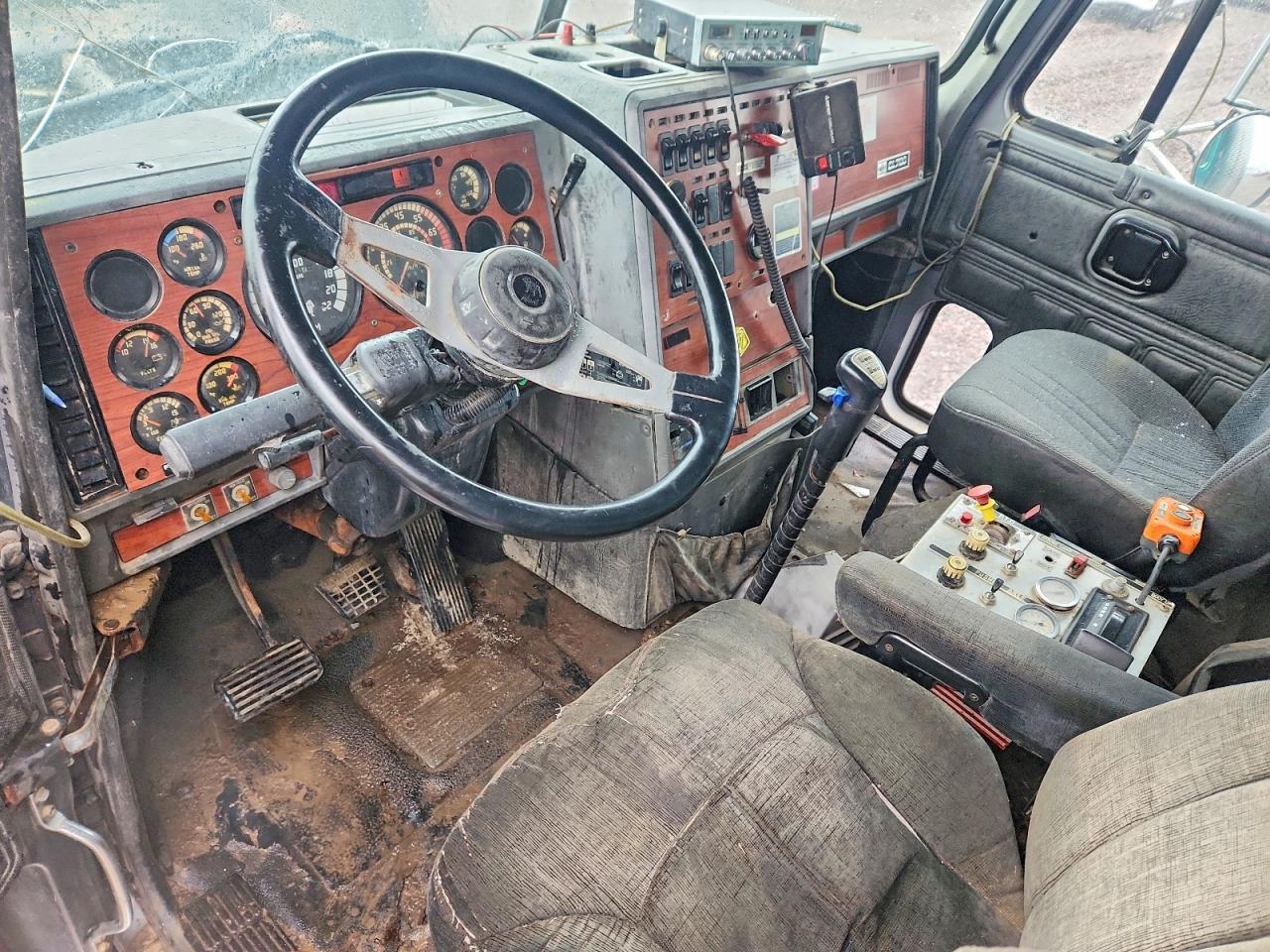 1996 Mack CL700 Dump Truck