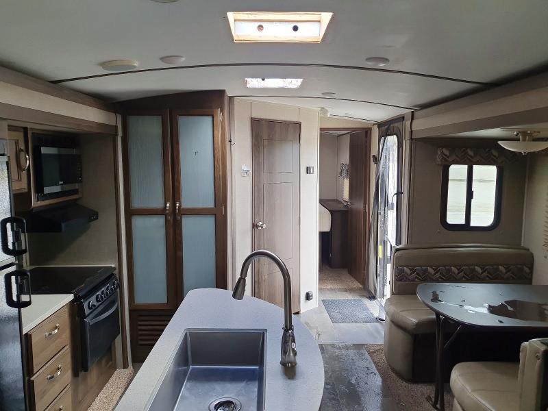 2018 Keystone Premier Camper