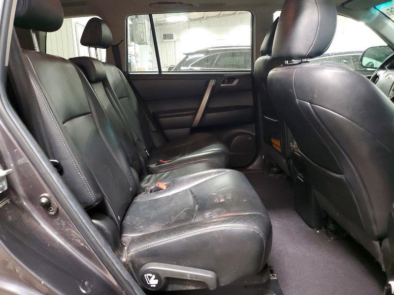 2012 Toyota Highlander se