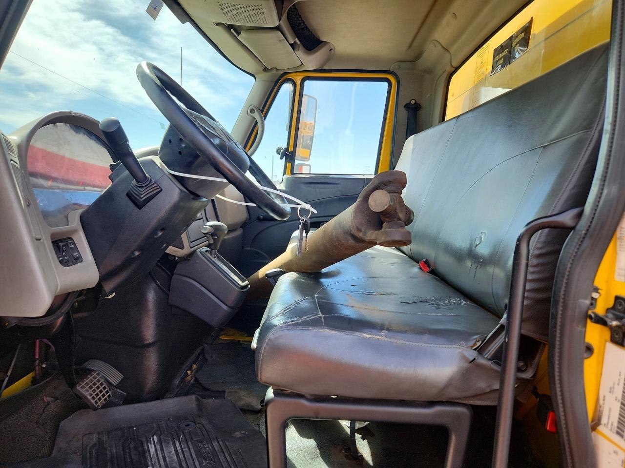 2011 International 4300 BOX Truck