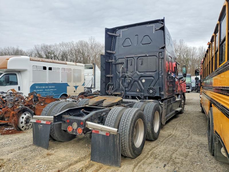 2022 Freigliner 2022 Freightliner Cascadia 126 Semi Truck