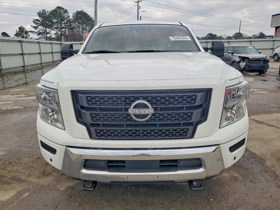 2023 Nissan Titan XD SV