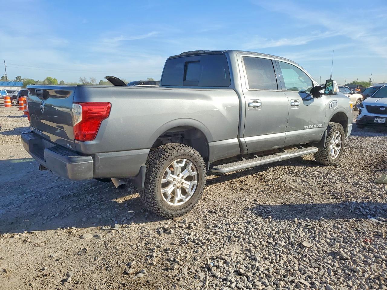 2016 Nissan Titan XD SL