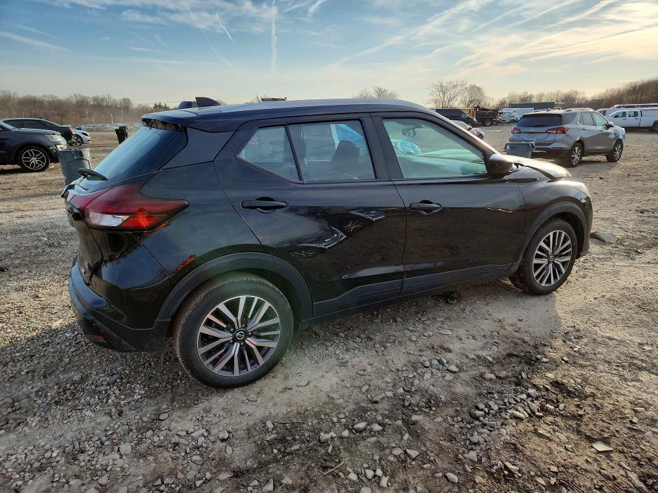 2021 Nissan Kicks sv