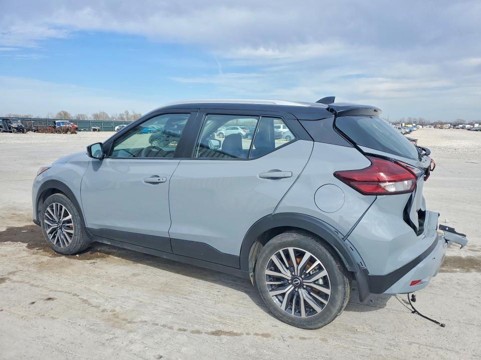 2023 Nissan Kicks sv