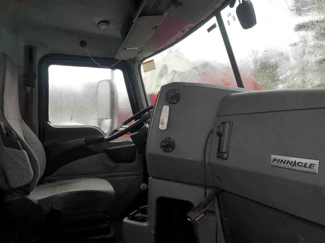 2018 Mack CX612 Semi Truck