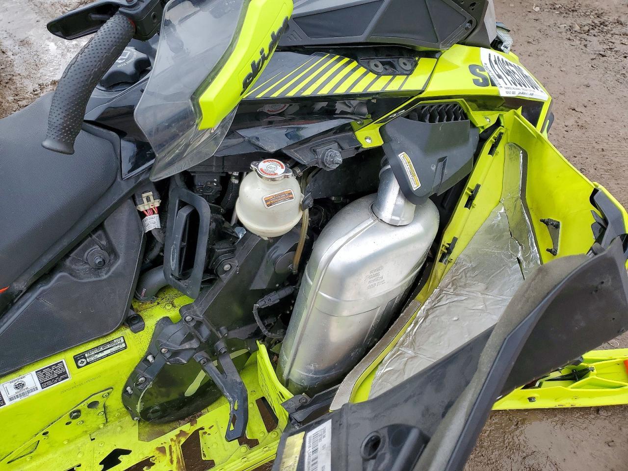 2022 Skidoo Renegade X