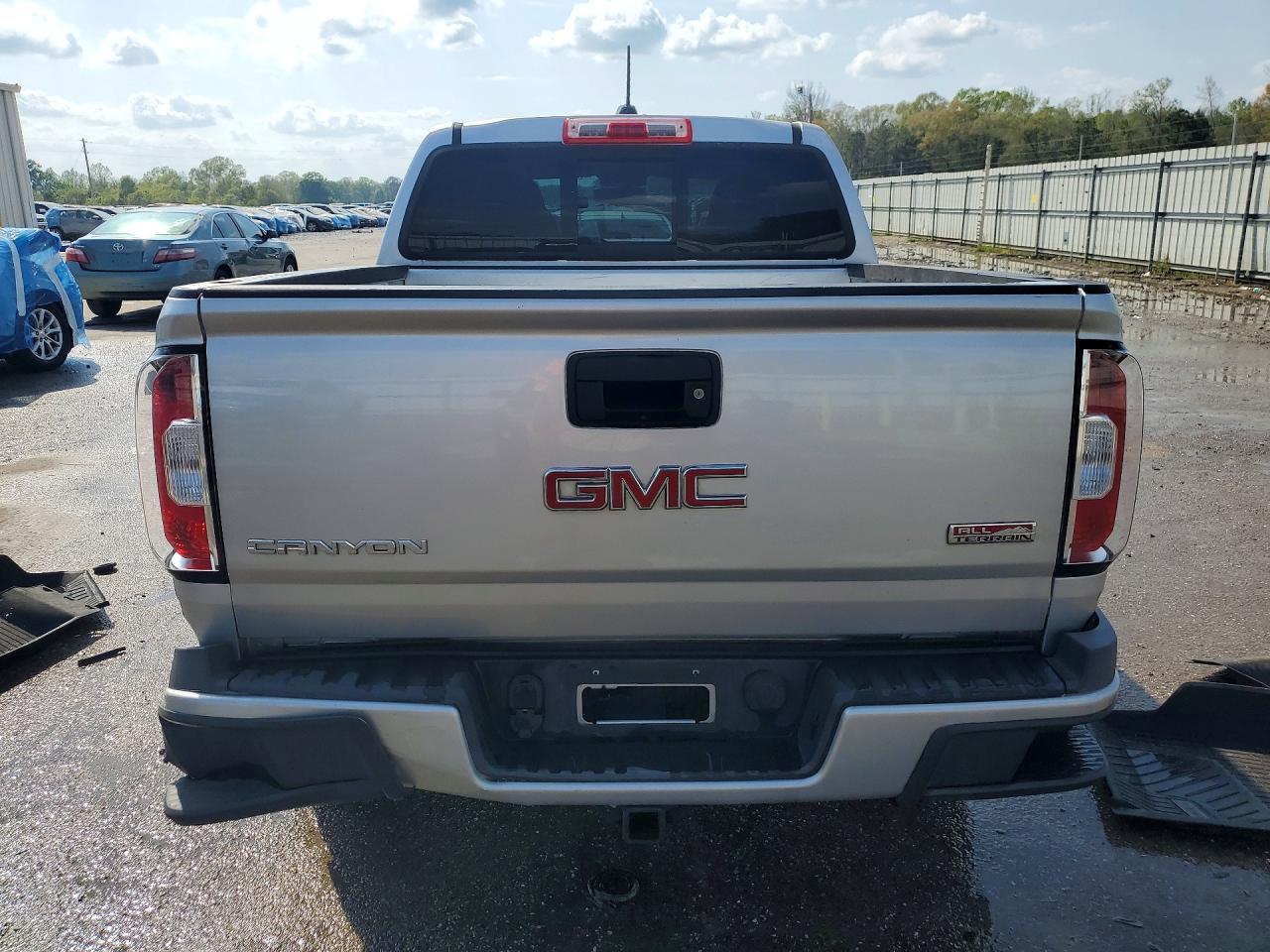 2016 GMC Canyon SLE