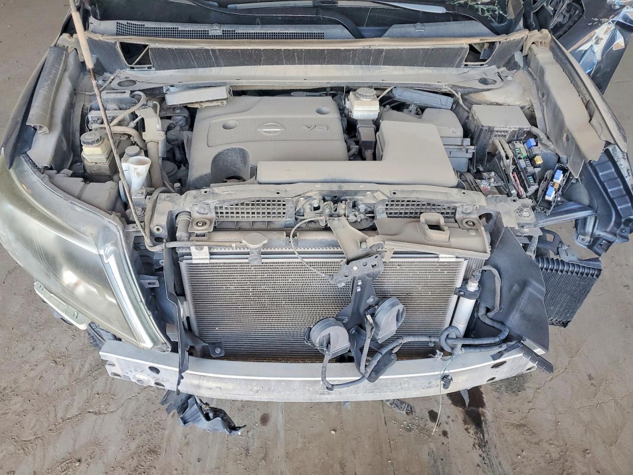 2016 Nissan Pathfinder sv