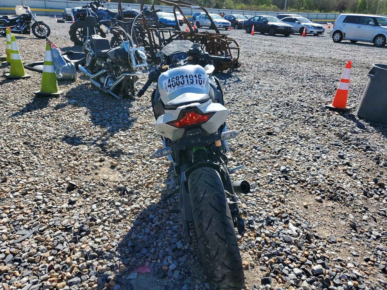 2025 Kawasaki ZX400 S