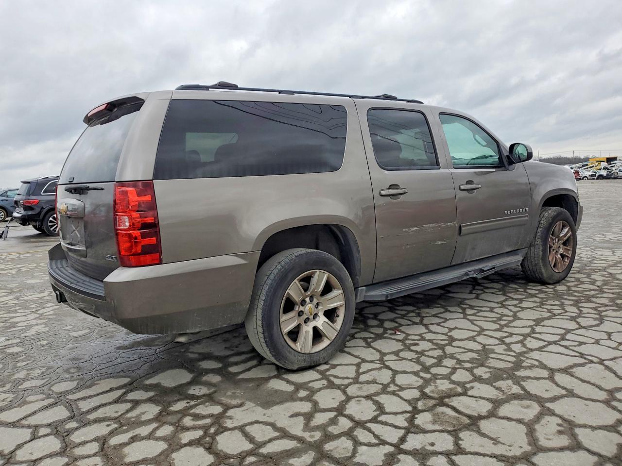 2012 Chevrolet Suburban C1500 ls