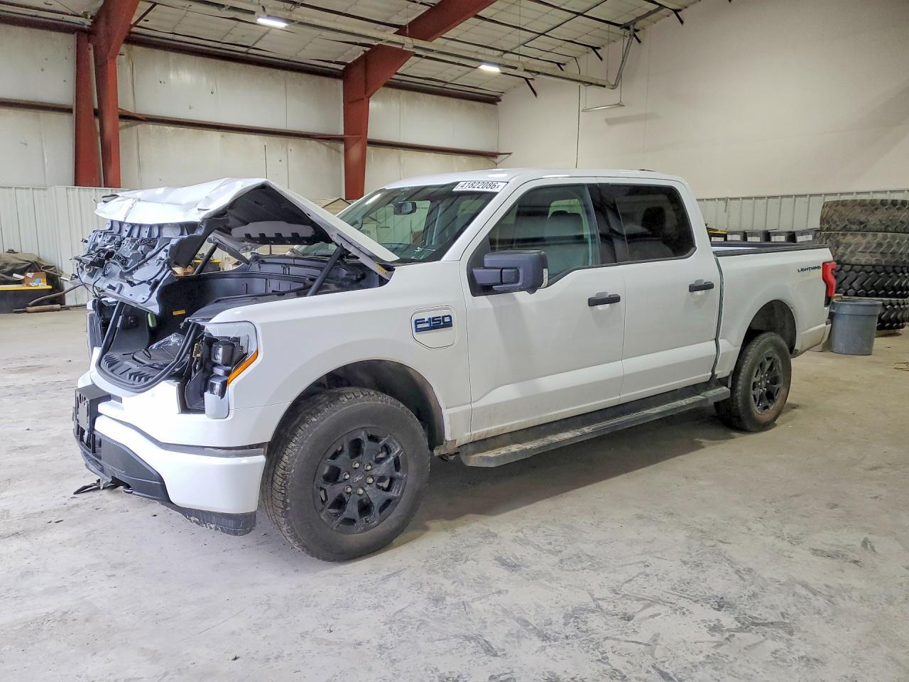 2025 Ford F150 Lightning XLT