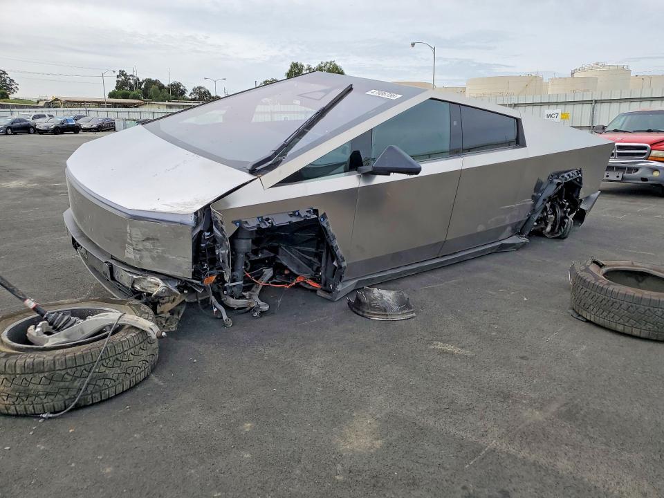 2025 Tesla Cybertruck