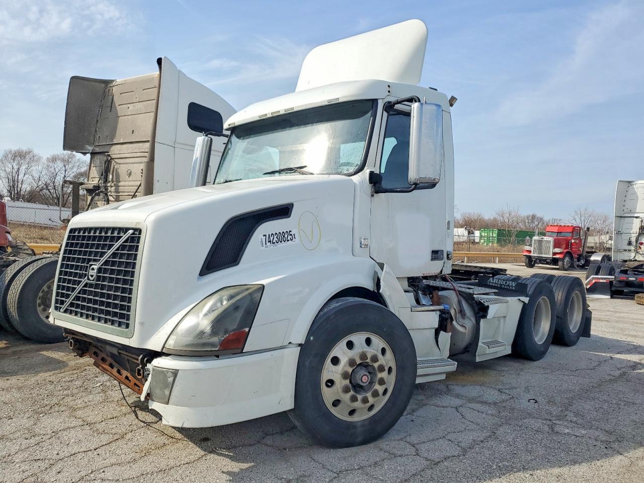 2011 Volvo VNL Semi Truck