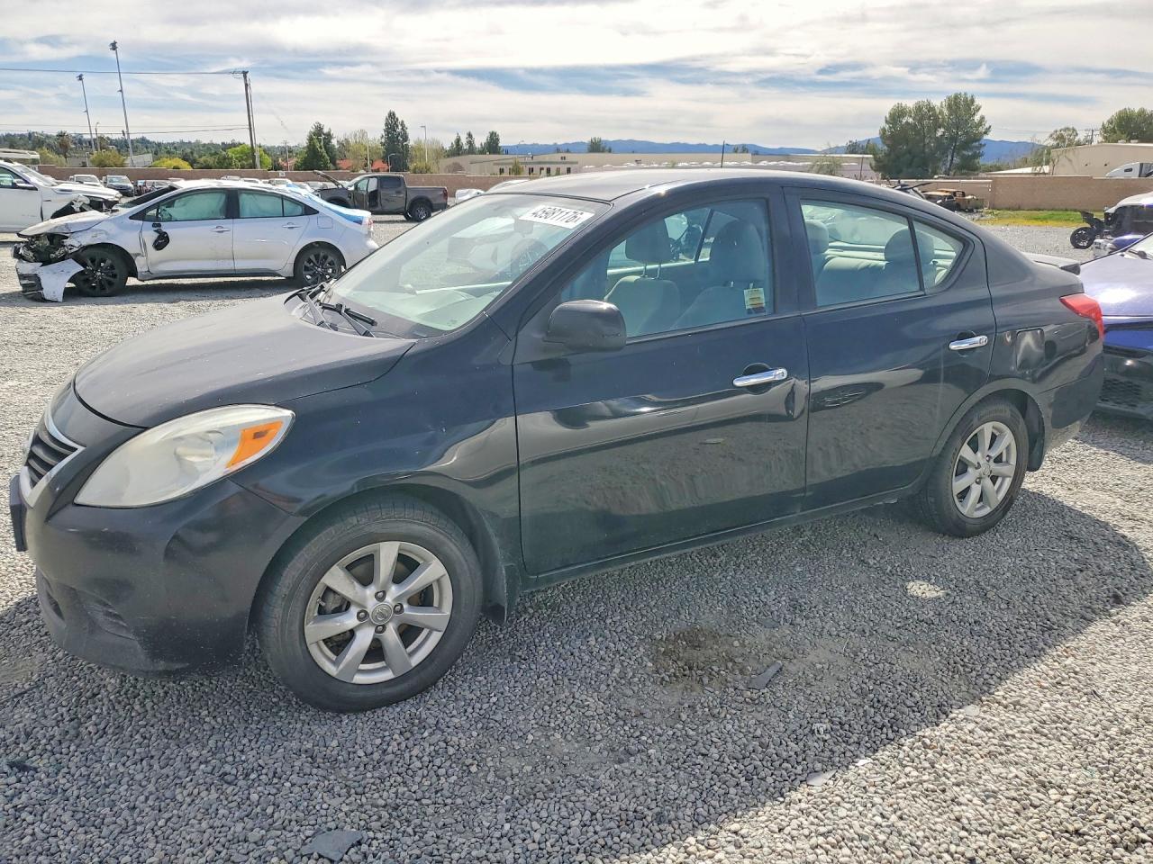2014 Nissan Versa 1.6 s