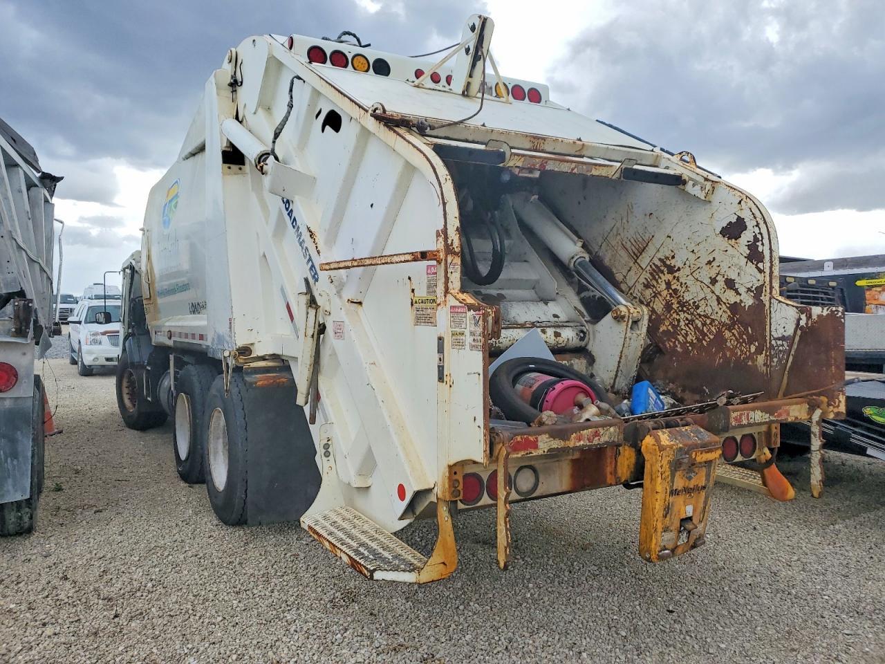 2014 Crane Carrier Low Entry Refuse Truck