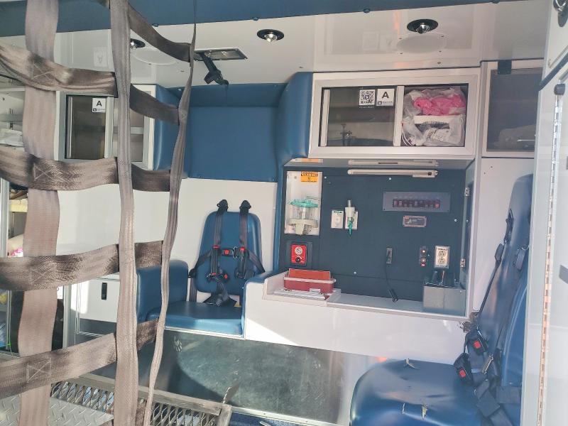 2017 Ford Econoline E350 Super Duty Cutaway Van