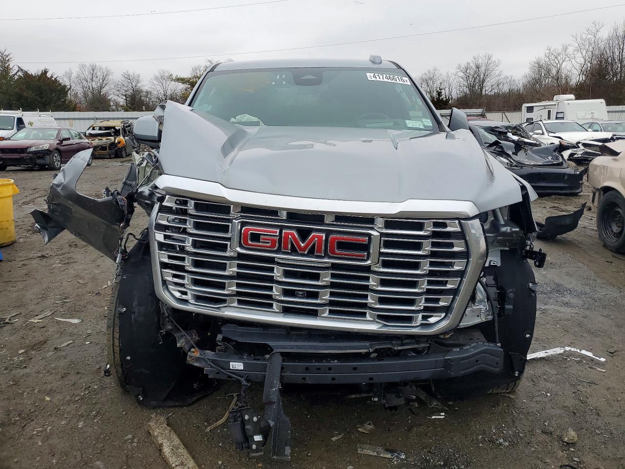 2025 GMC Yukon Denali 4WD 6.2l V8