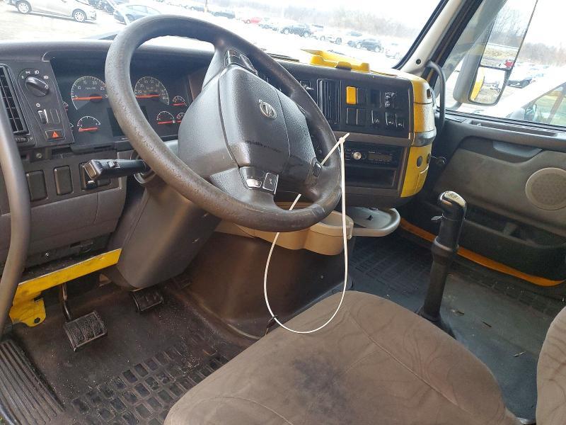 2012 Volvo VNL Semi Truck