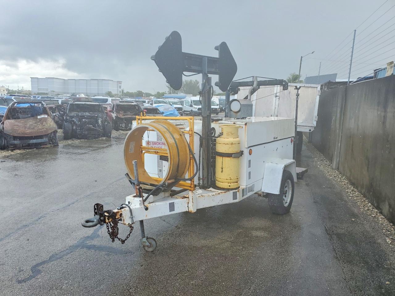 2001 Fenex 2001 Team Fenex F123KP Manhole Support Trailer