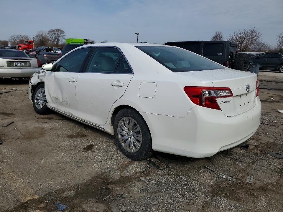 2014 Toyota Camry le