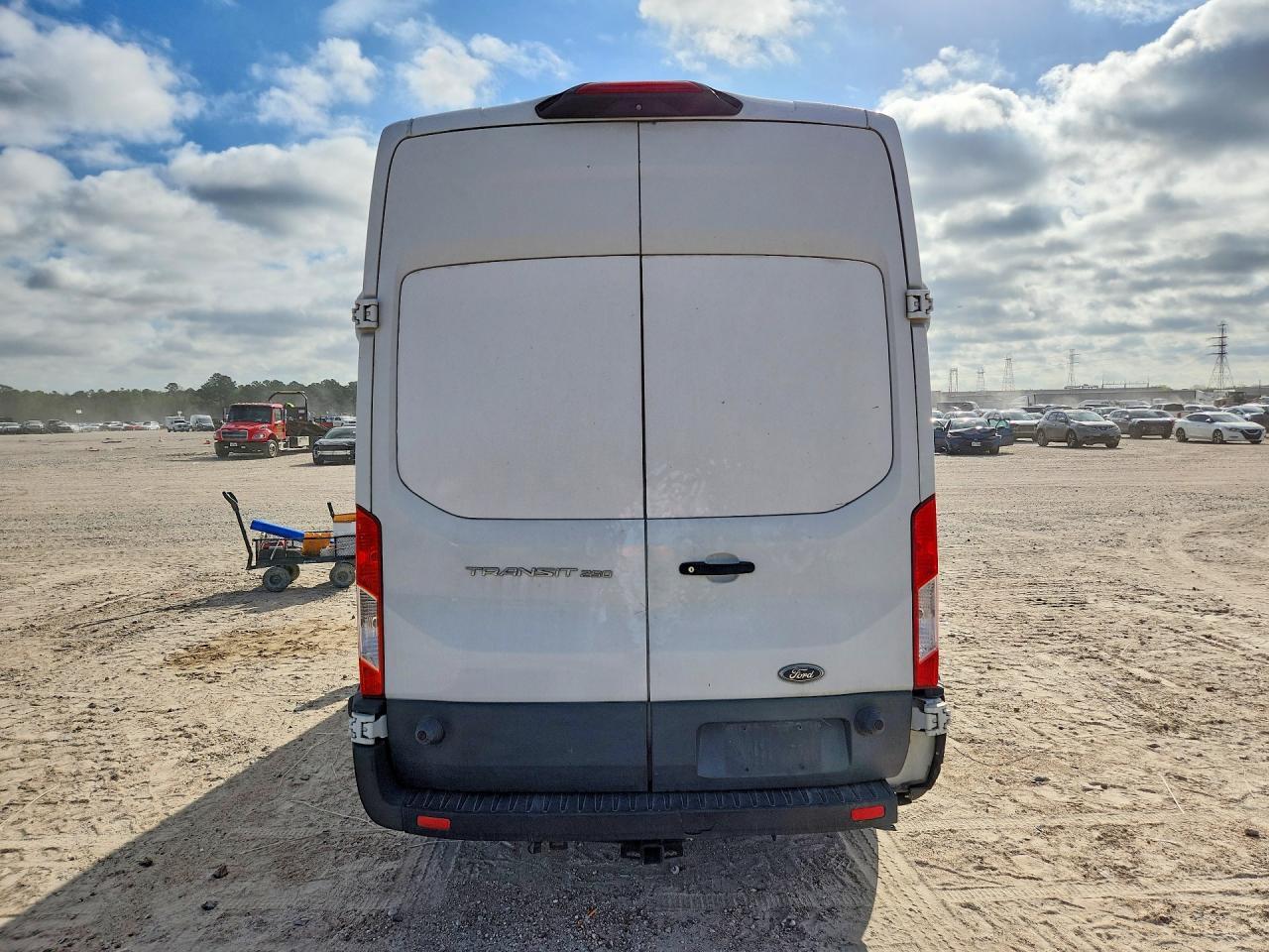 2018 Ford Transit T-250