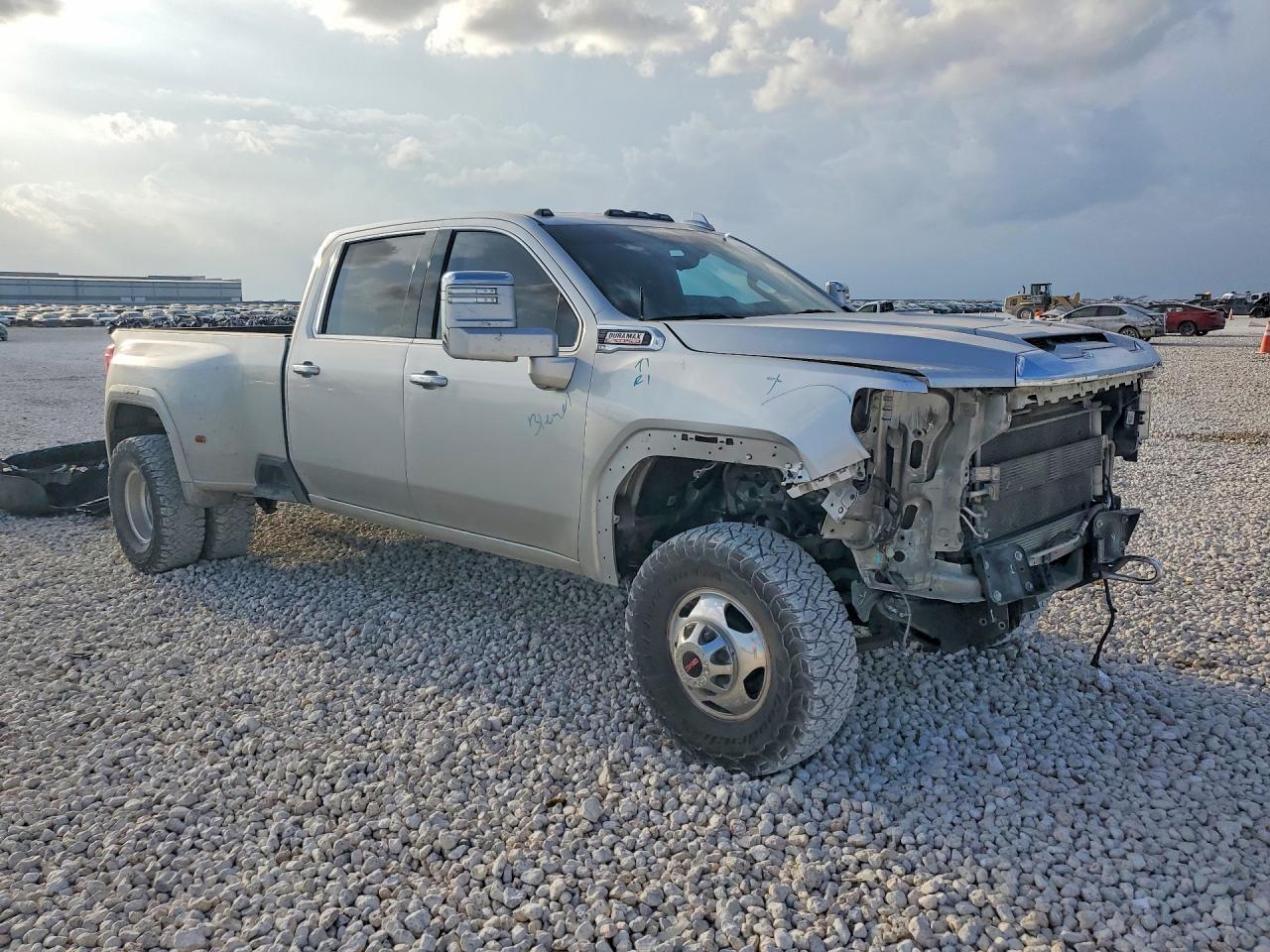 2022 GMC Sierra K3500 Denali