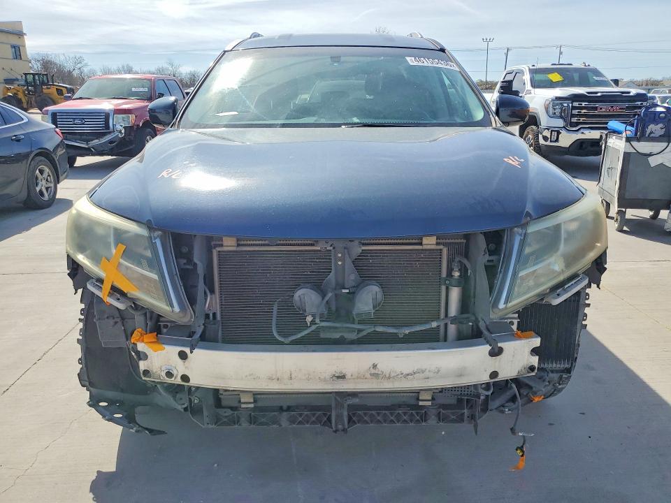 2015 Nissan Pathfinder sv