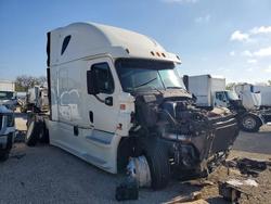 Salvage trucks for sale at Wilmer, TX auction: 2015 Freigliner 2015 Freightliner Cascadia 1-Semi Truck