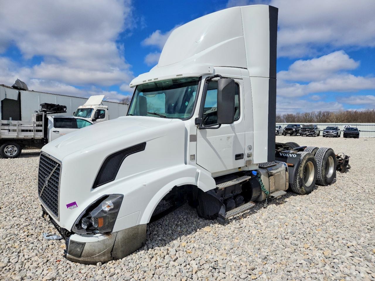 2018 Volv O VNL Semi Truck