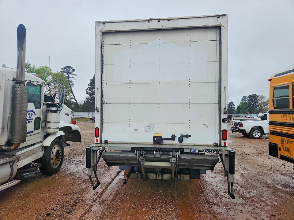 2020 Freigliner 2020 Freightliner Business Class M2 BOX Truck