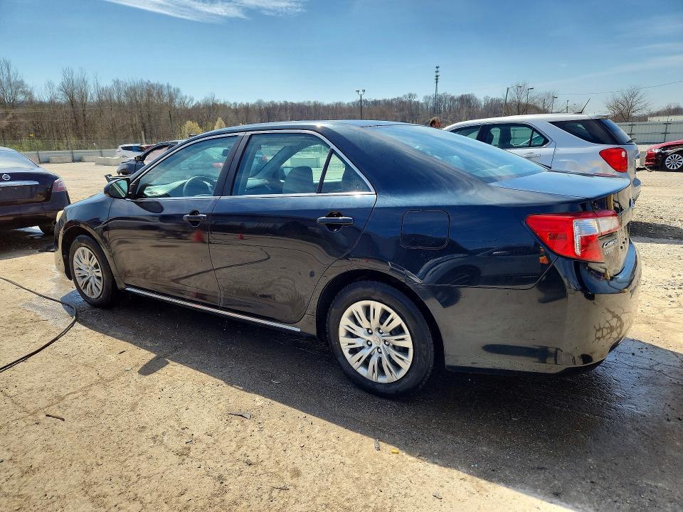 2014 Toyota Camry le
