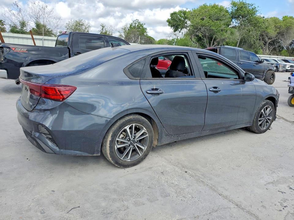 2023 KIA Forte lxs
