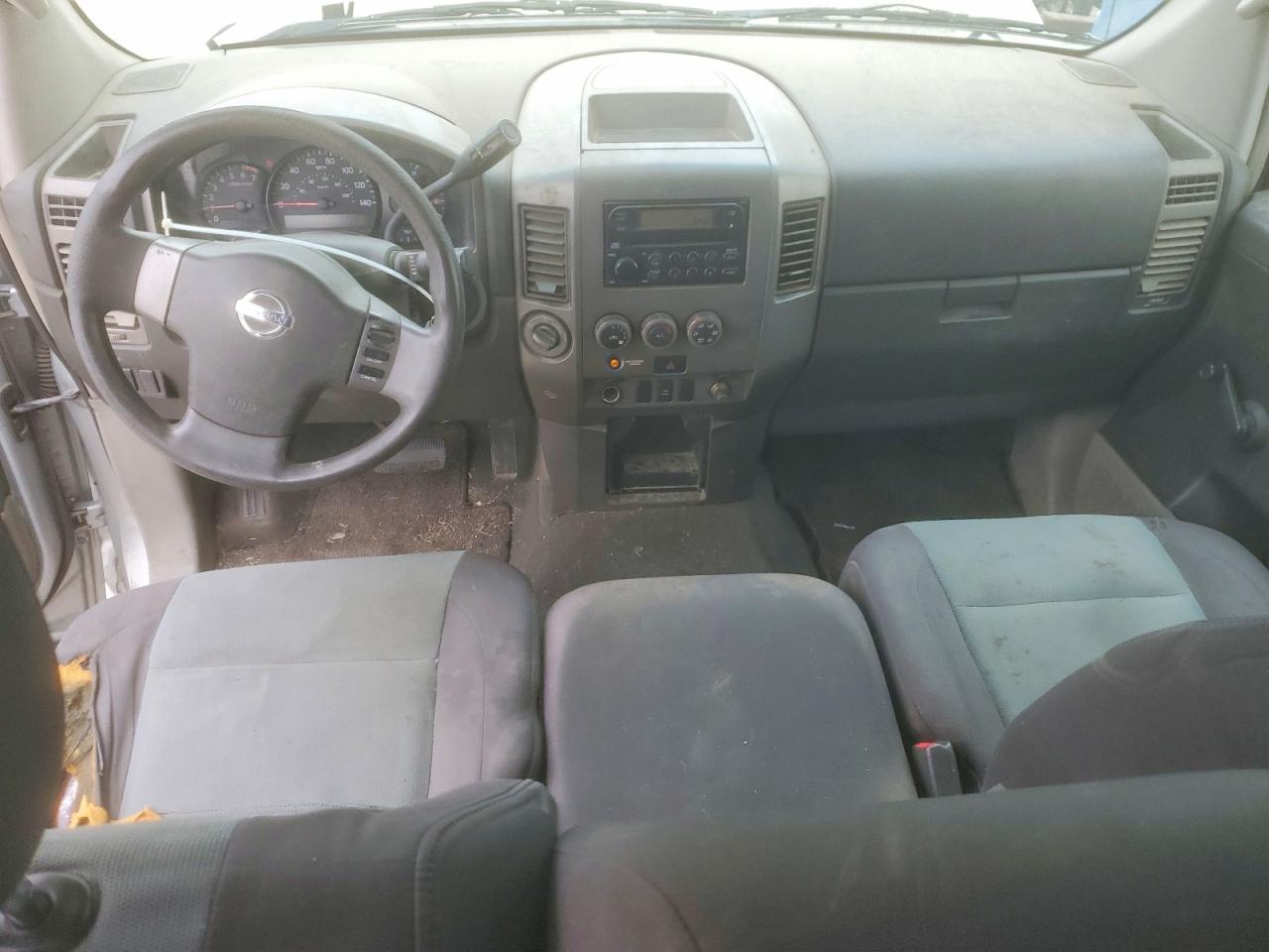 2004 Nissan Titan XE
