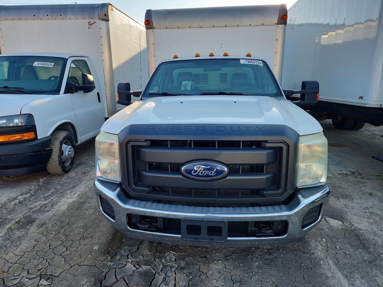 2013 Ford F350 Super Duty BOX Truck