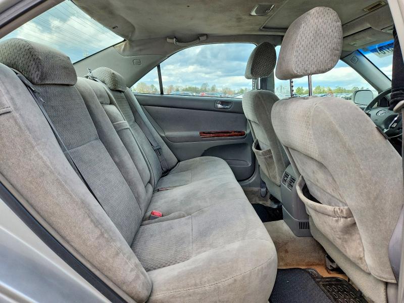 2004 Toyota Camry xle