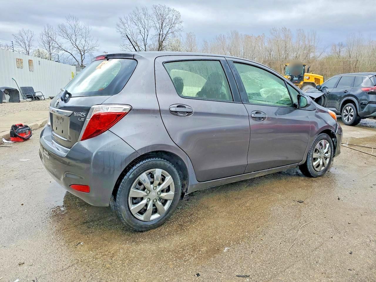 2013 Toyota Yaris 5-door le