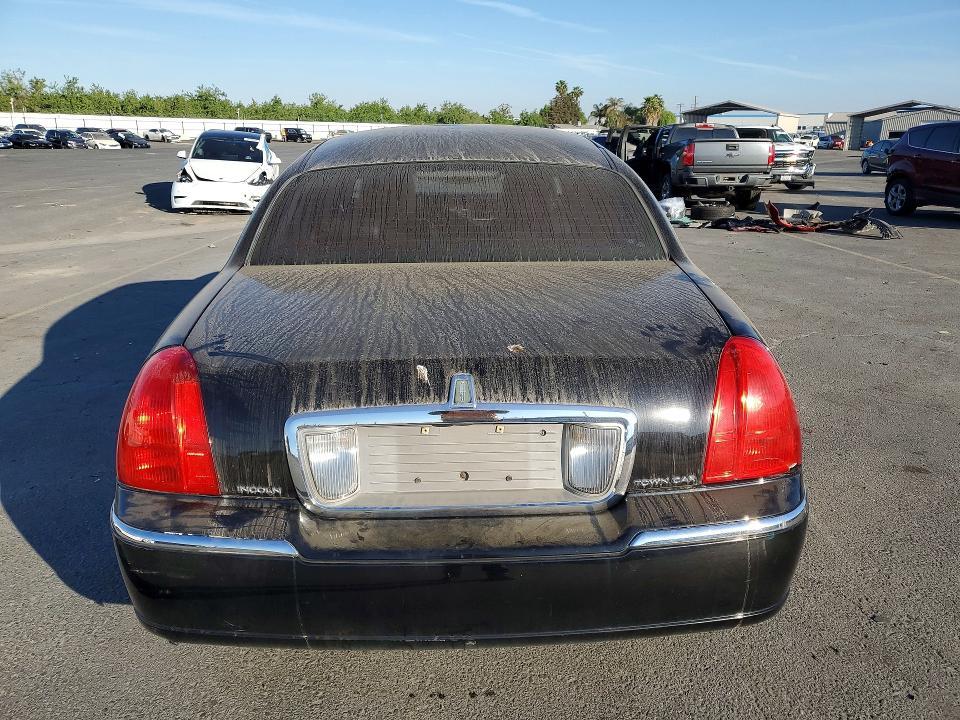 2011 Lincoln Town car Executive l