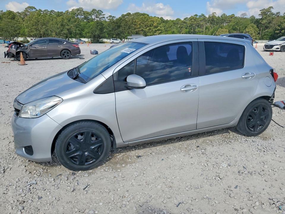 2013 Toyota Yaris 5-door le