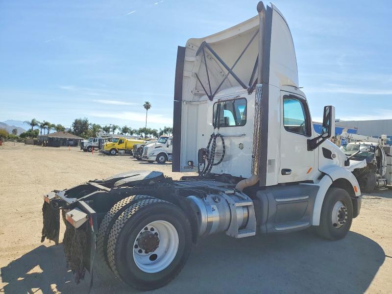 2018 Peterbilt 579 Semi Truck