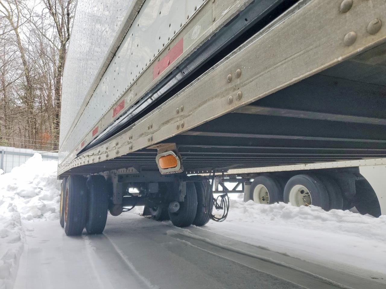 2012 Utility VS2DX DRY Van Trailer